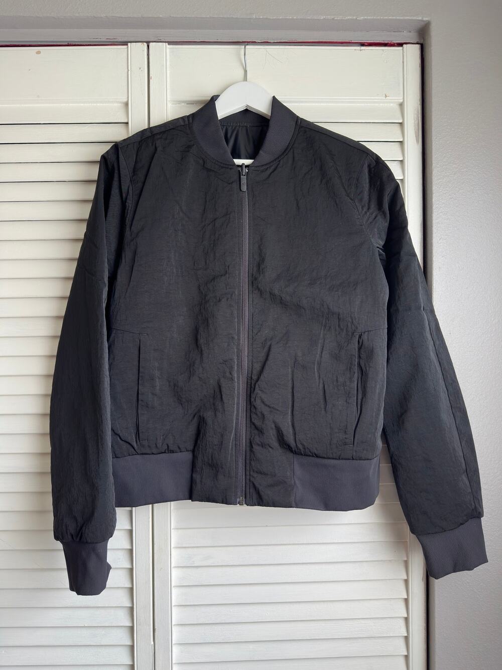 Lululemon Quilted Bomber Jacket Black Full Zip Pockets Women's Size 10 Coat